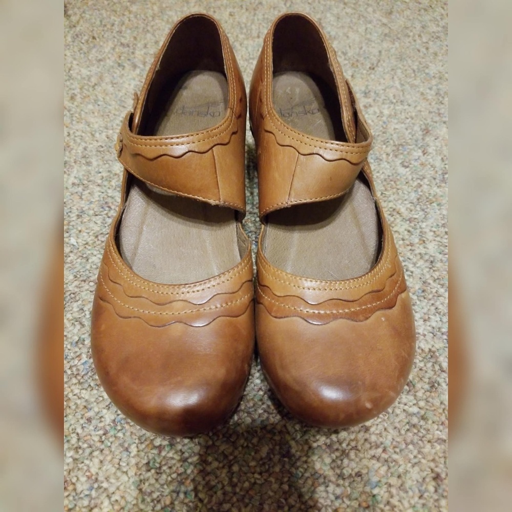 Dankso Size 10 leather women's clogs/mules